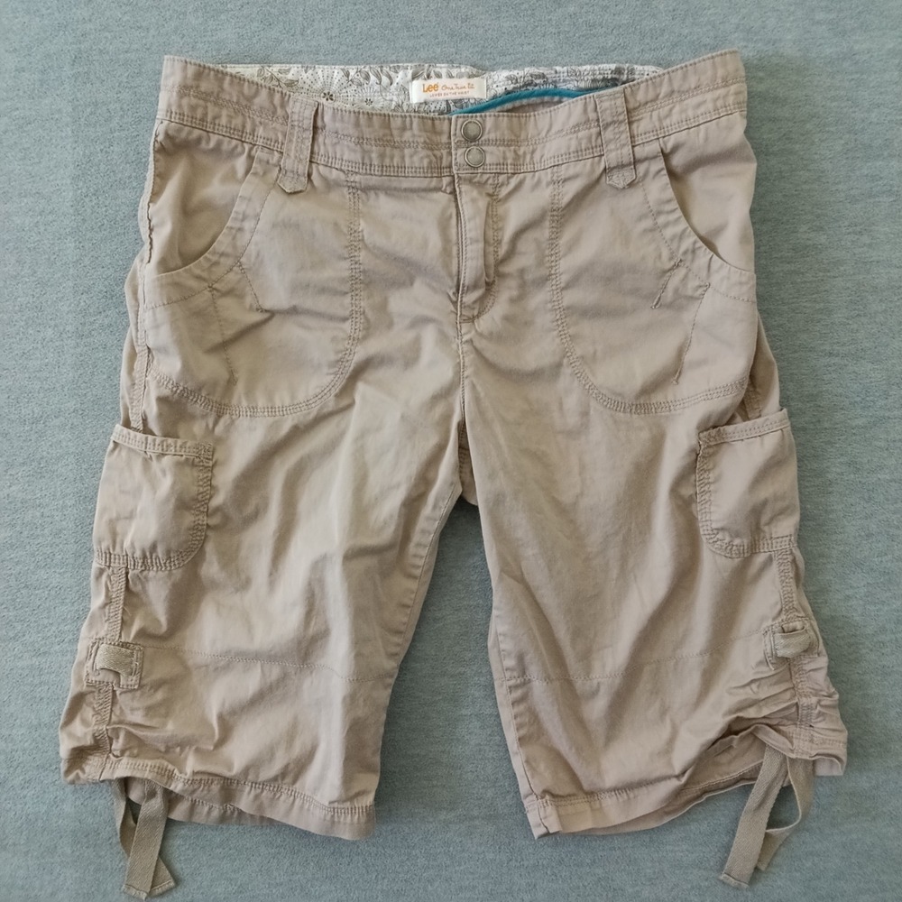 Lee One True Fit Tan Khaki Cargo Shorts Womens 12 Medium Utility Bermuda 4703725